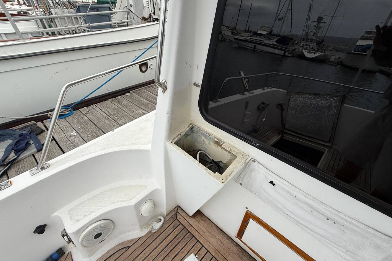 A photo of this 1990 Mikelson 42