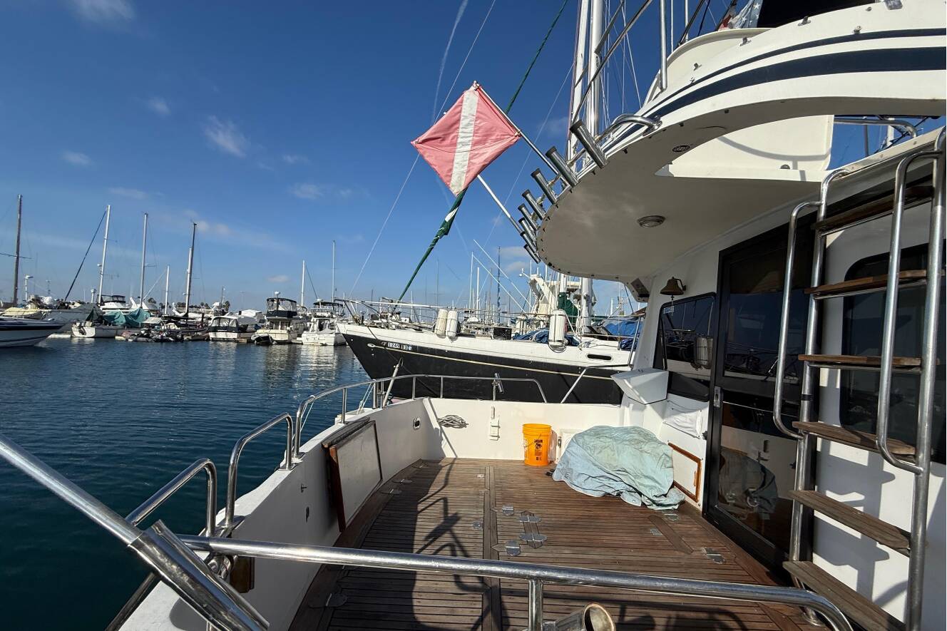 A photo of this 1990 Mikelson 42