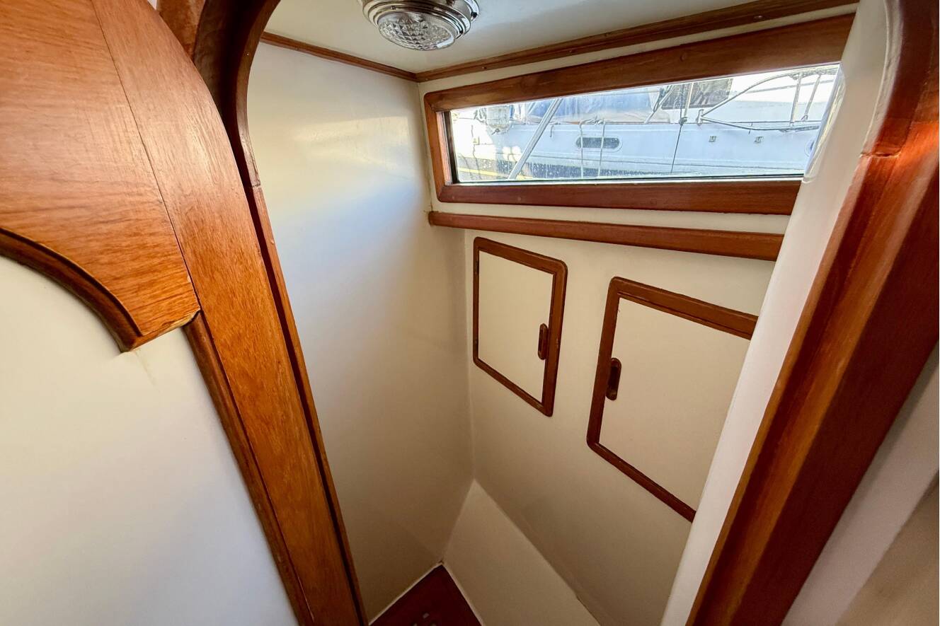 A photo of this 1990 Mikelson 42