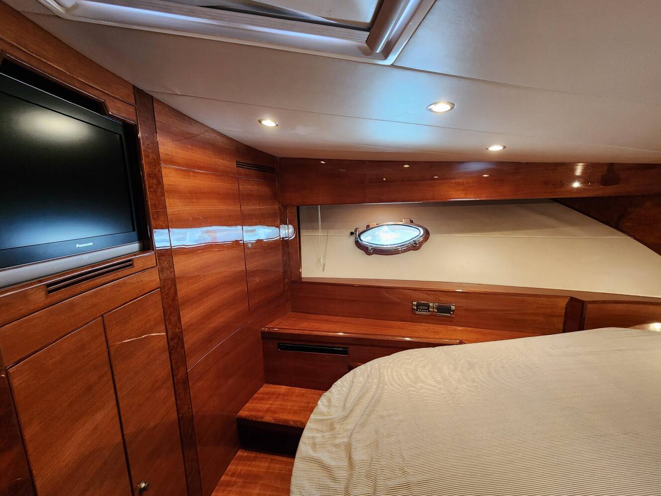 A photo of this 2007 Ocean Alexander Veloce