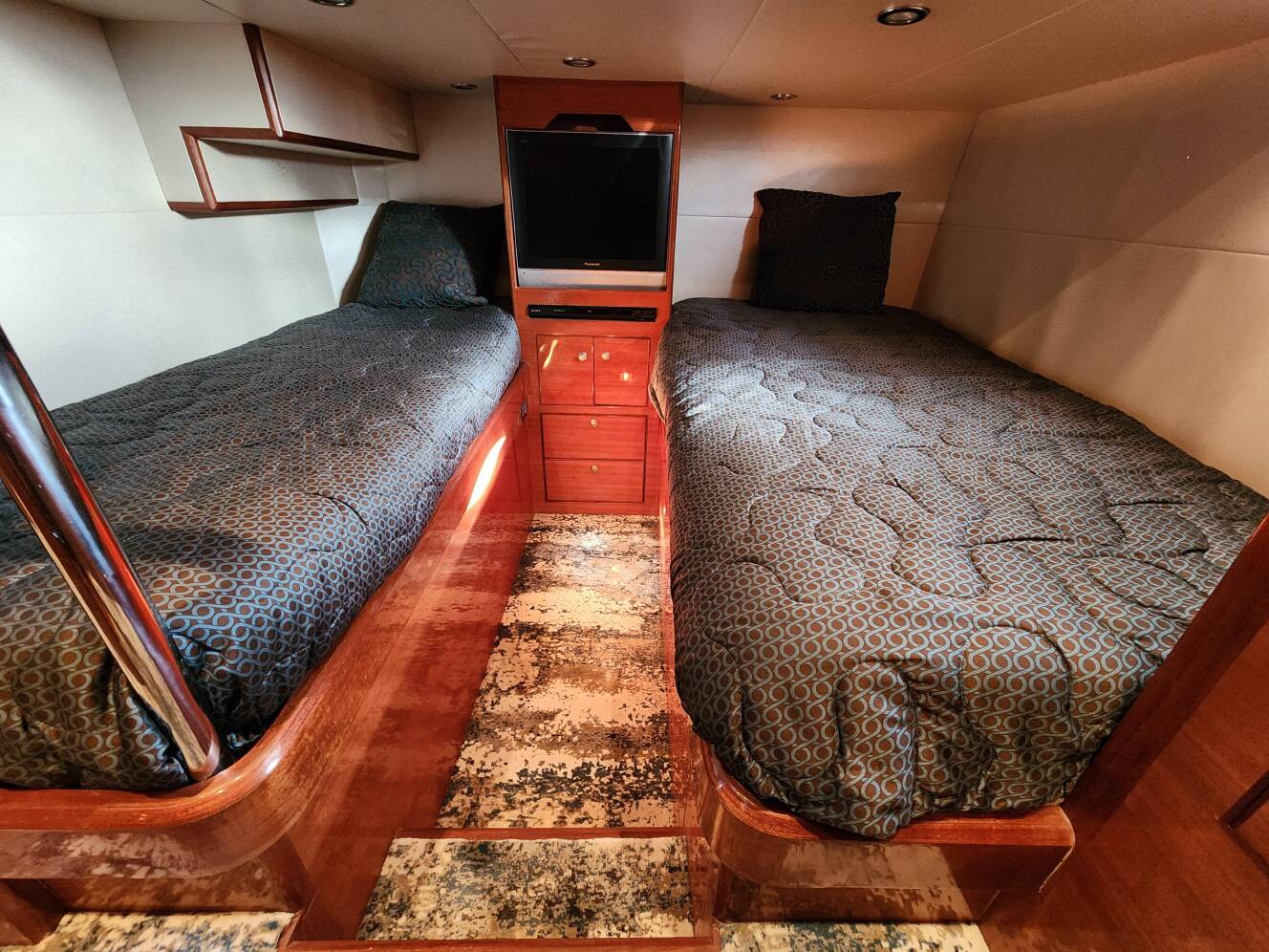 A photo of this 2007 Ocean Alexander Veloce