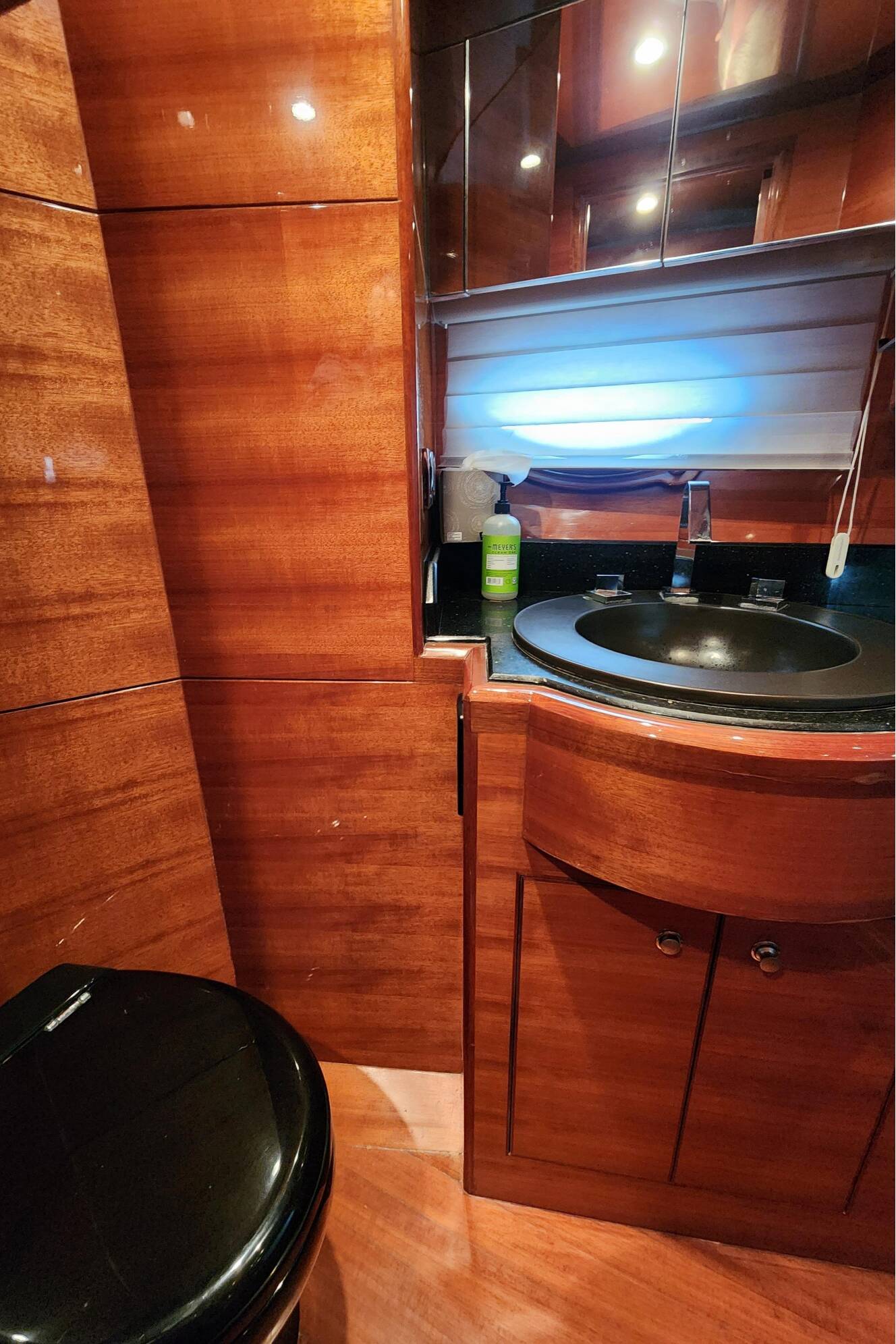 A photo of this 2007 Ocean Alexander Veloce