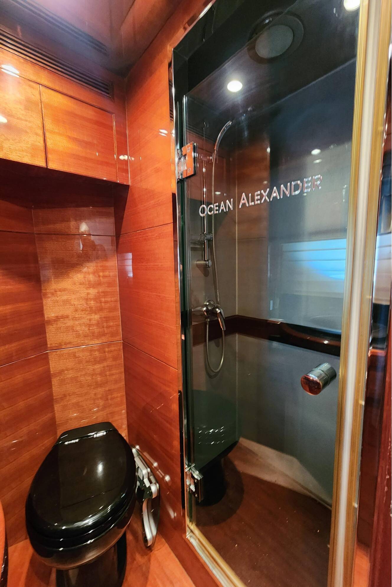 A photo of this 2007 Ocean Alexander Veloce