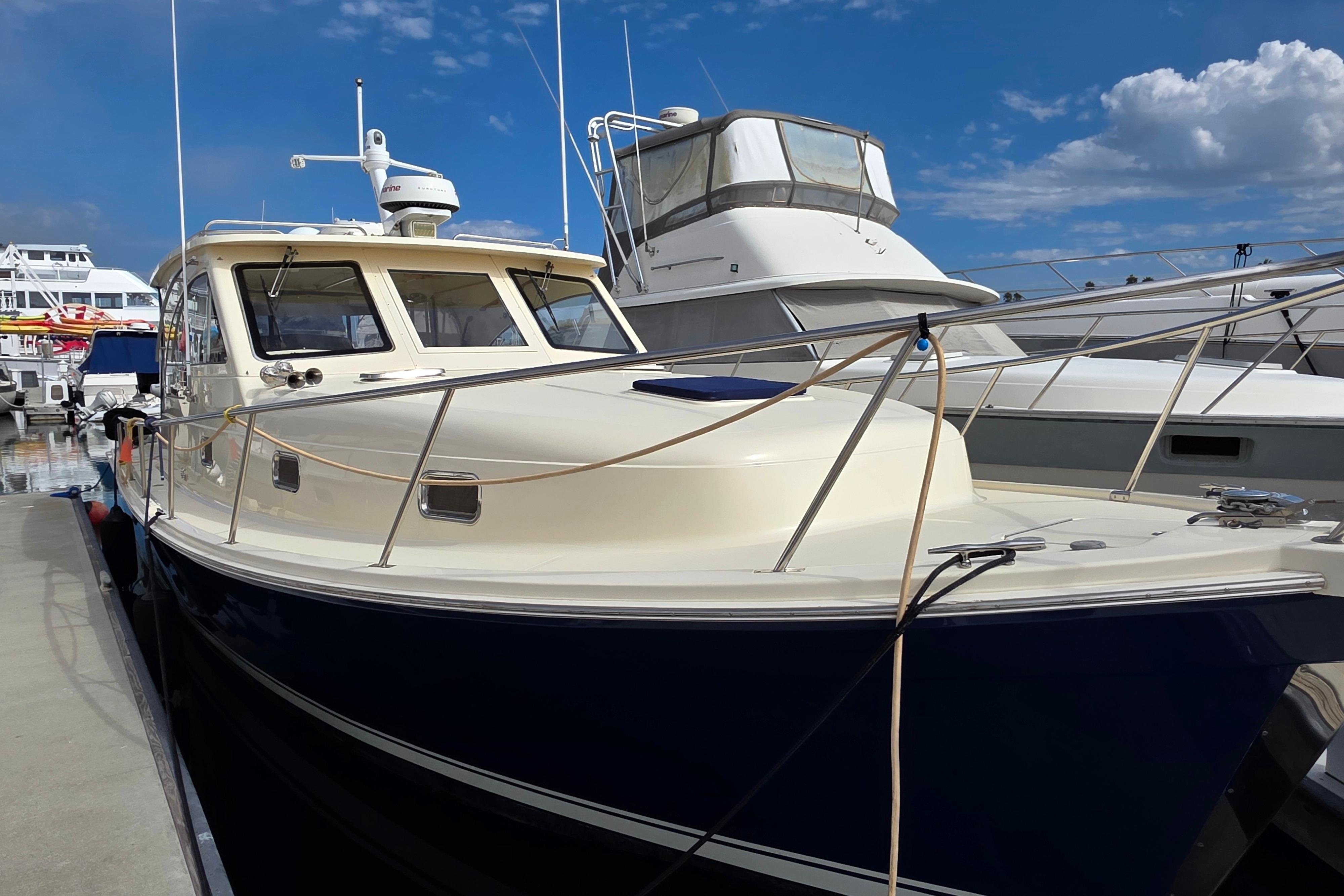 2005 Mainship Pilot 34 Sedan in oxnard CA
