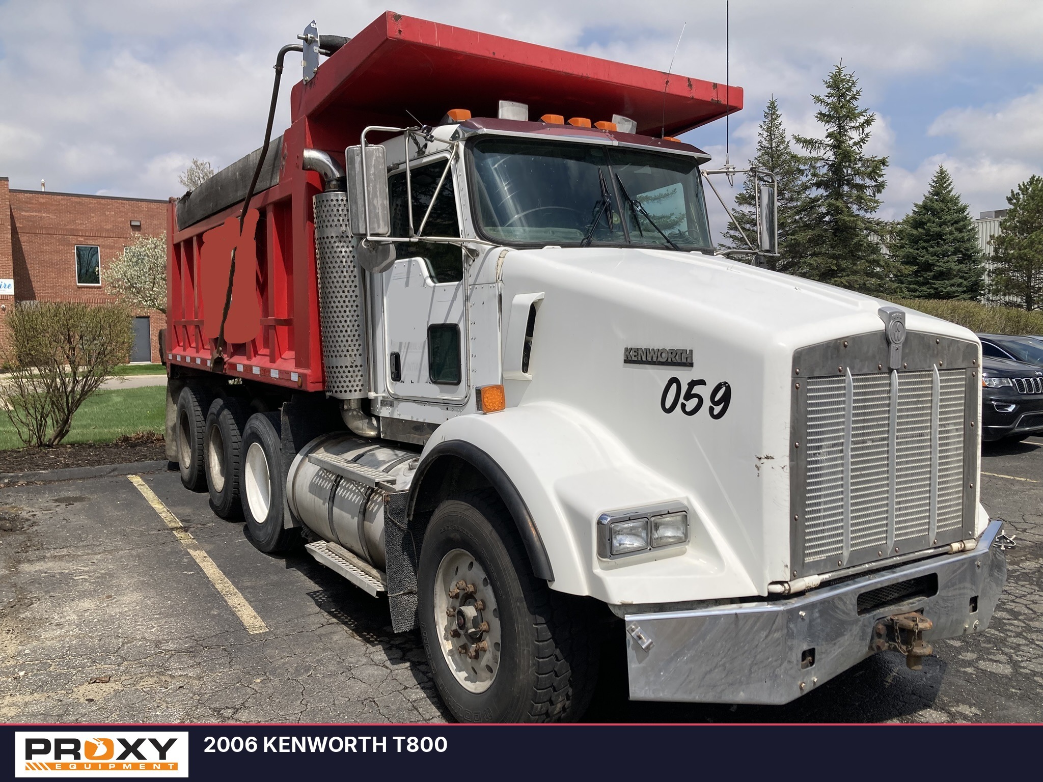 2006 KENWORTH T800 in Detroit, MI