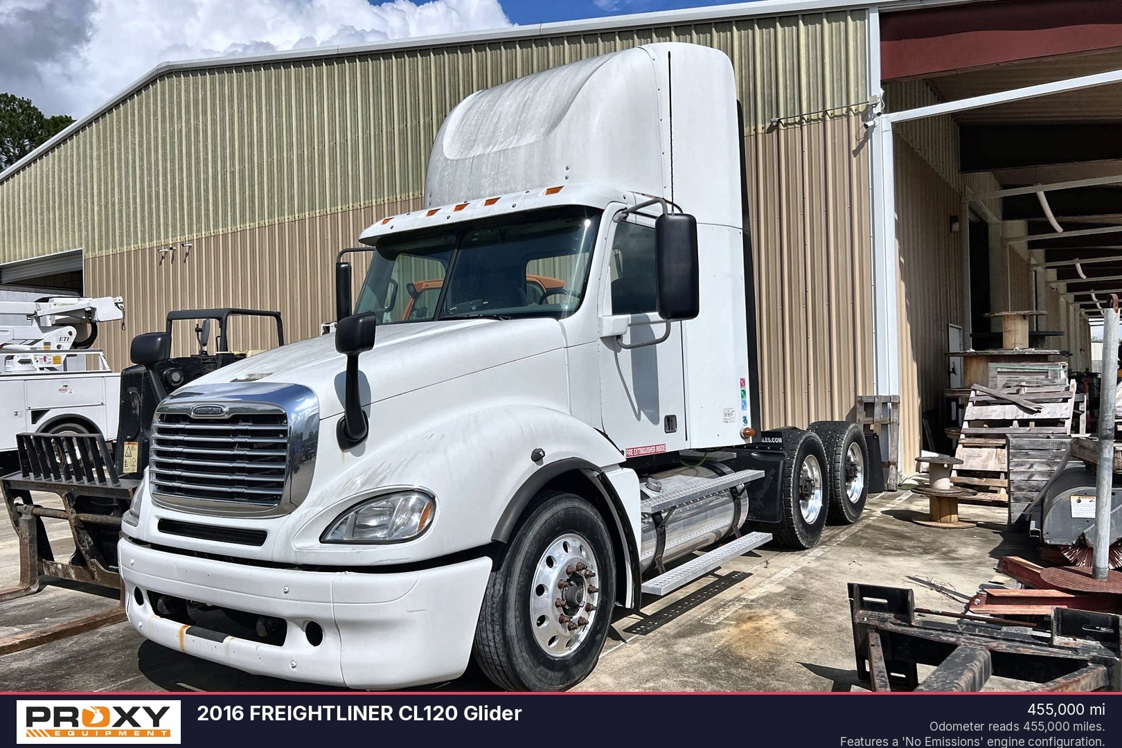 2016 FREIGHTLINER COLUMBIA in Baton Rouge, LA