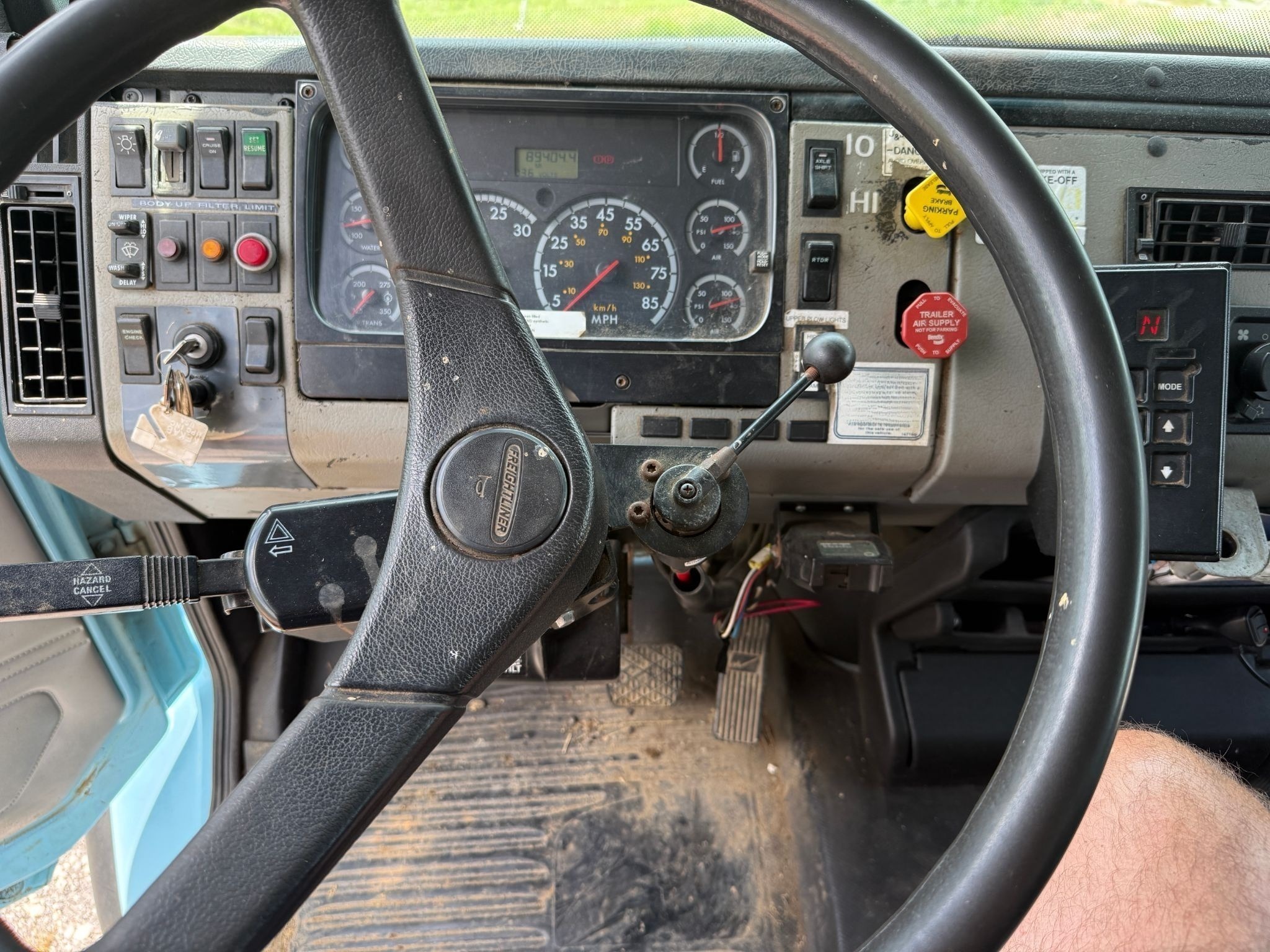 2002 FREIGHTLINER FL80 in Lexington, KY