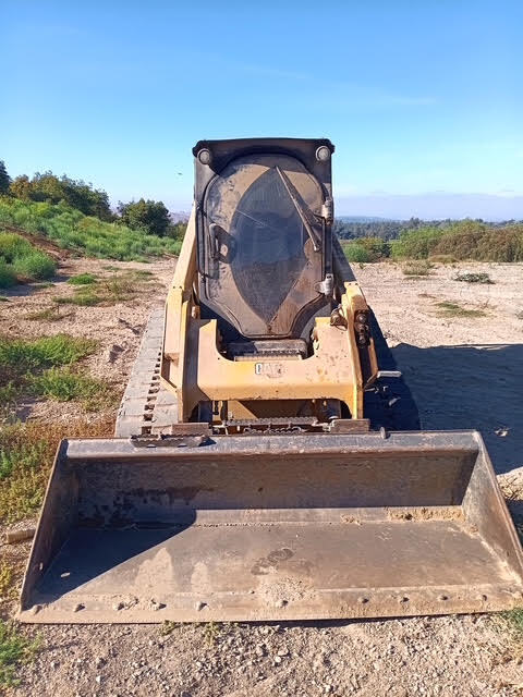 2022 CATERPILLAR 299D3 in Newport Beach, CA