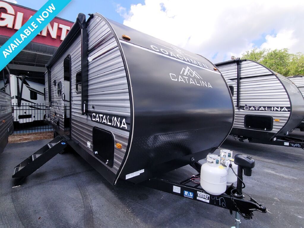 2026 Coachmen Catalina Summit Series 8 231BHS in winter garden FL