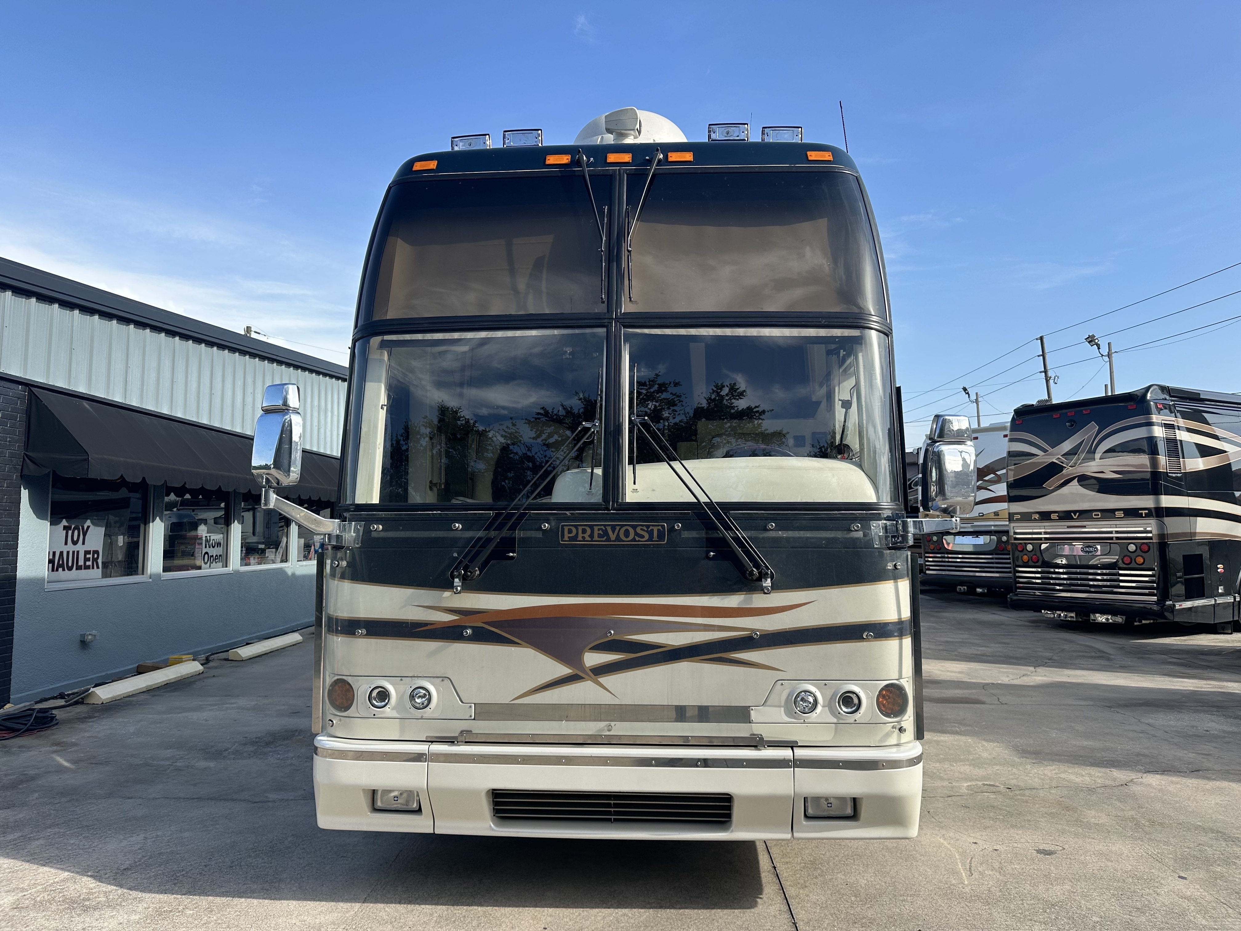 2001 Prevost G3-45 Featherlite  in lake wales FL