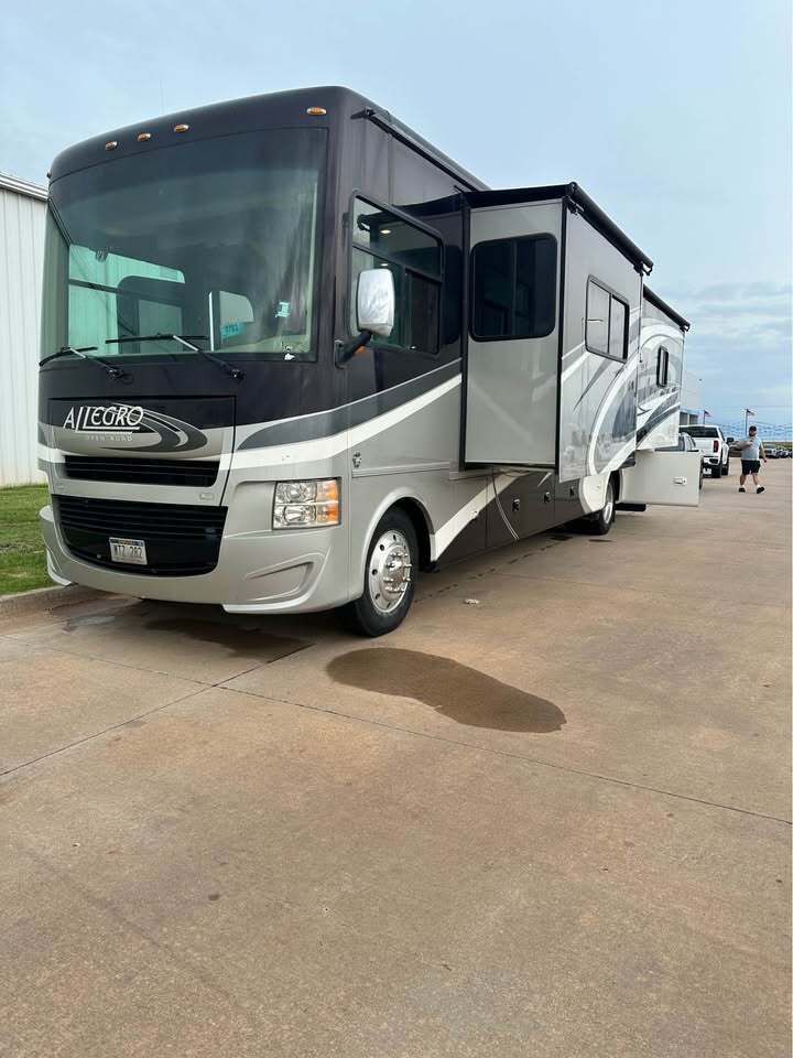 2016 Tiffin Motorhomes ALLEGRO OPEN ROAD 34 PA in perry OK