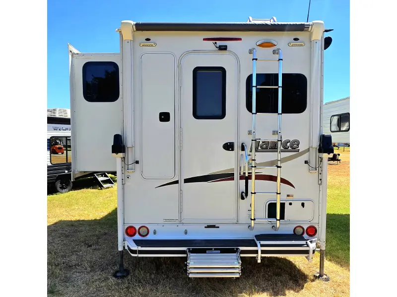 2016 Lance Lance 975