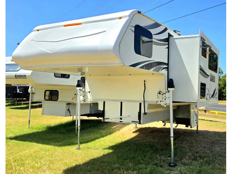 2016 Lance Lance 975