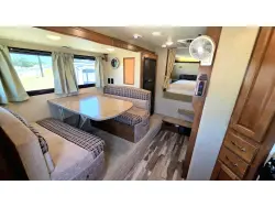 2016 Lance Lance 975