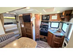 2016 Lance Lance 975
