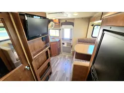 2016 Lance Lance 975