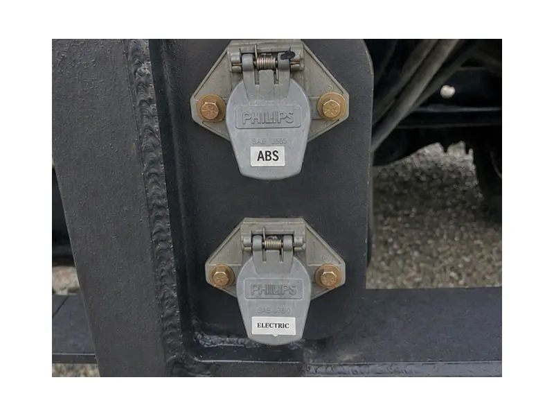2019 INTERNATIONAL 7300 4X4 AWD CAB CHASSIS TRUCK