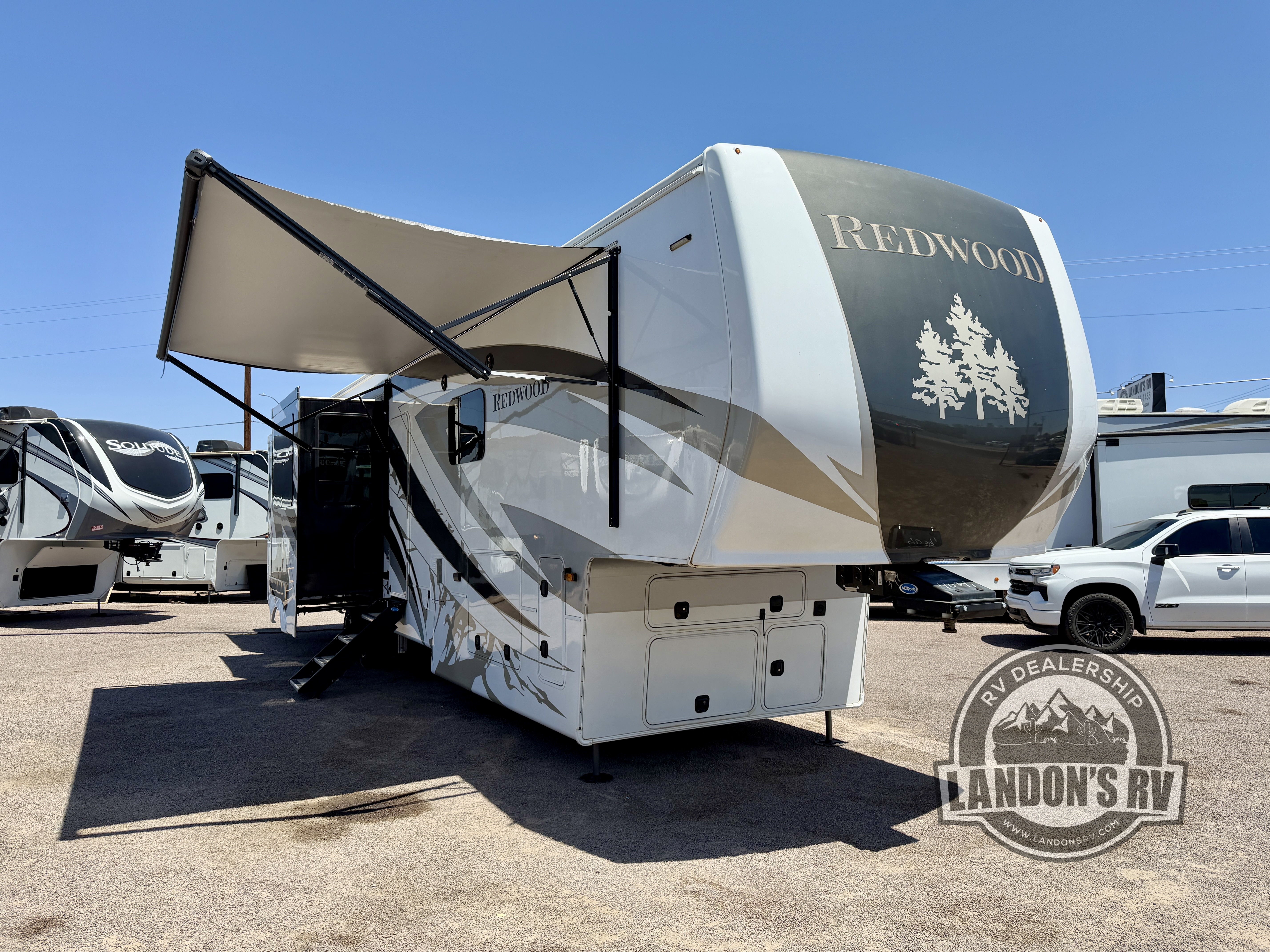 2021 Redwood CROSSROADS 4001LK in mesa AZ