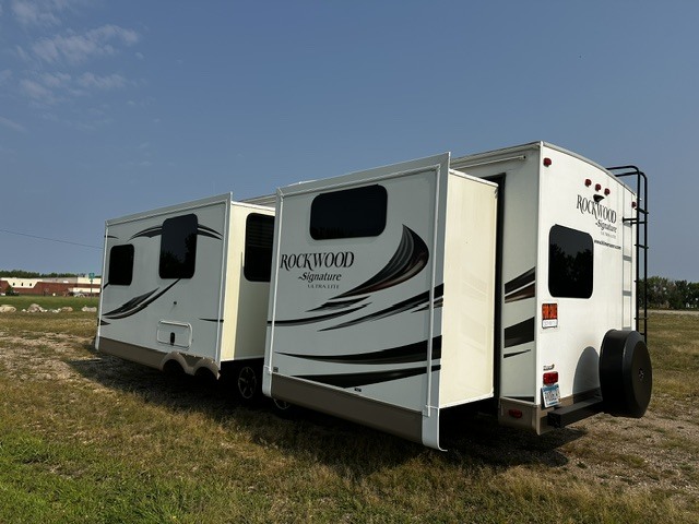 2016 Forest River ROCKWOOD SIGNATURE ULTRA LITE 8312SS RV