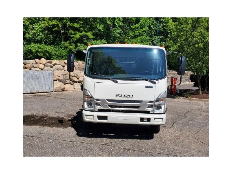 2024 ISUZU NRR