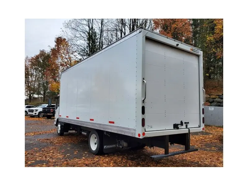 2025 ISUZU NPR HD