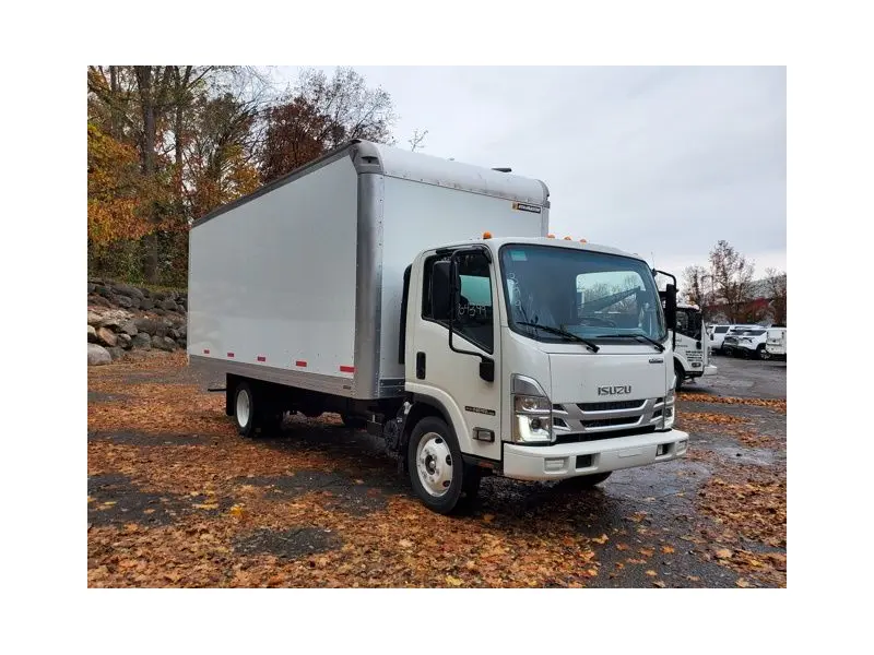 2025 ISUZU NPR HD