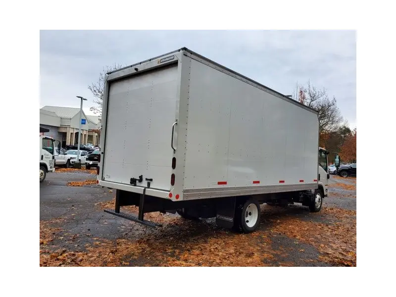 2025 ISUZU NPR HD