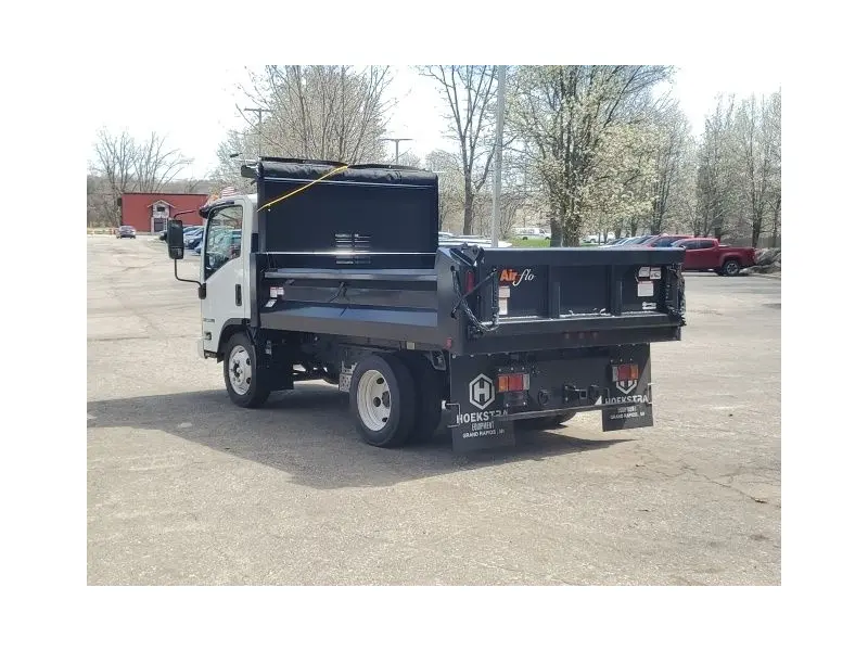 2024 ISUZU NPR HD