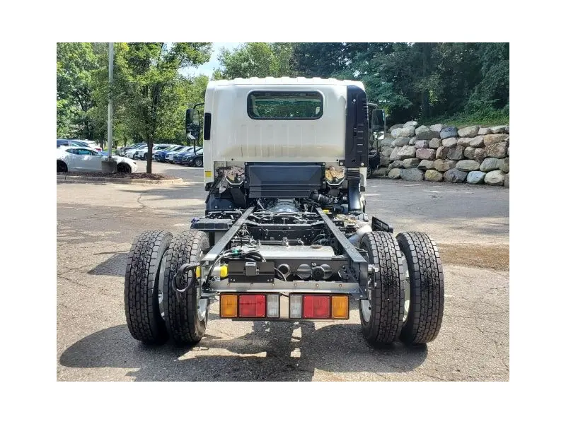 2025 ISUZU NPR XD