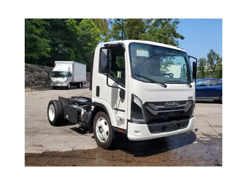 2025 ISUZU NPR XD
