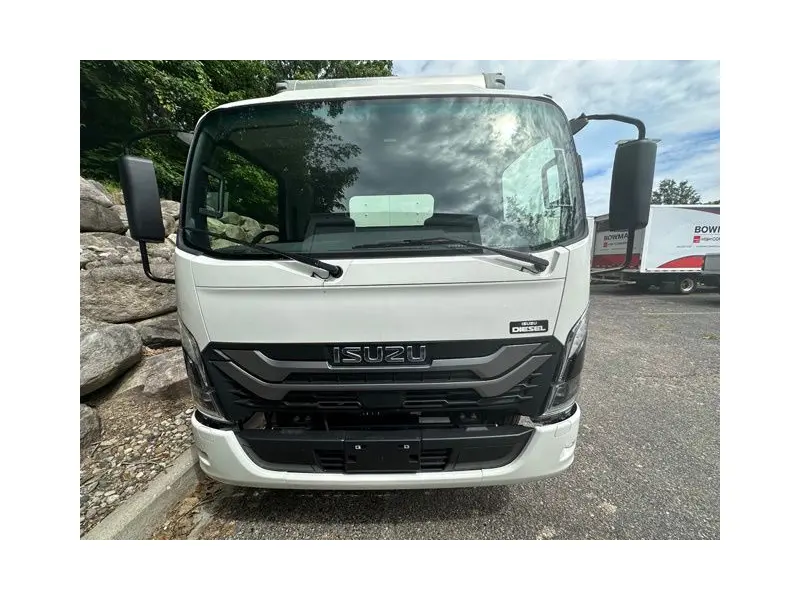 2025 ISUZU NRR