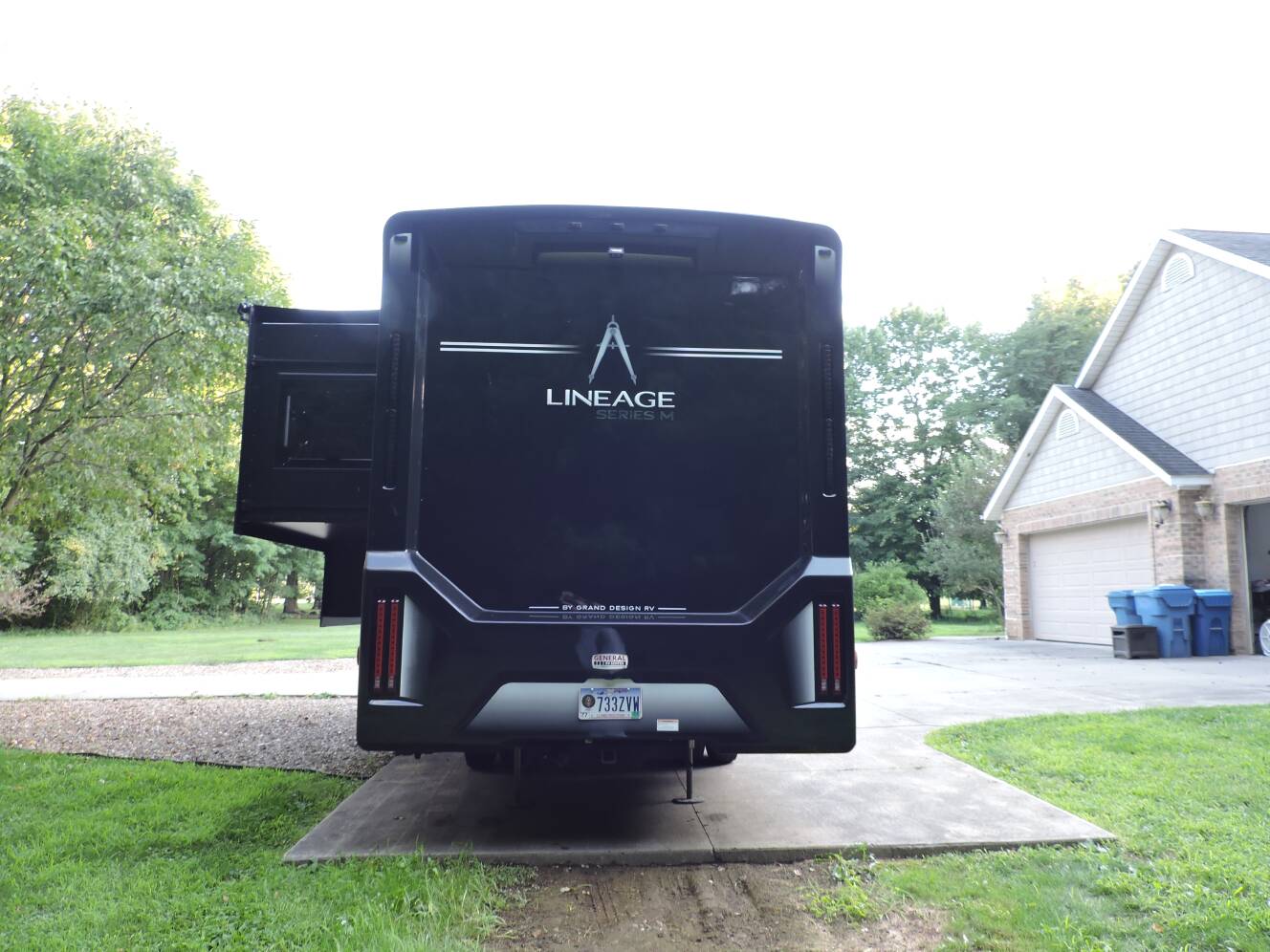 A photo of this 2025 Grand Design LINEAGE SERIES M 25FW