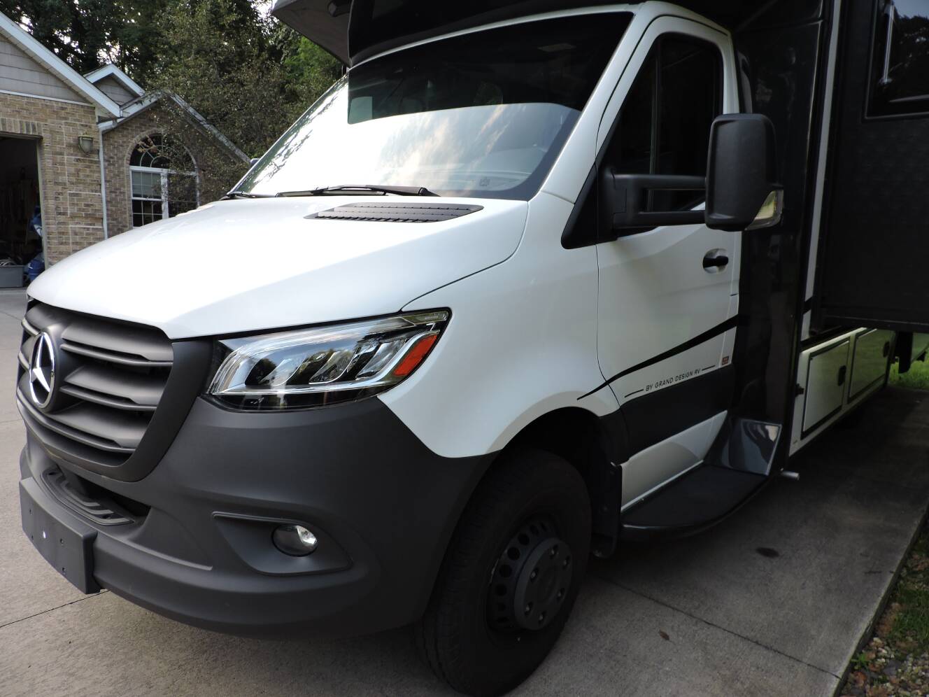 A photo of this 2025 Grand Design LINEAGE SERIES M 25FW