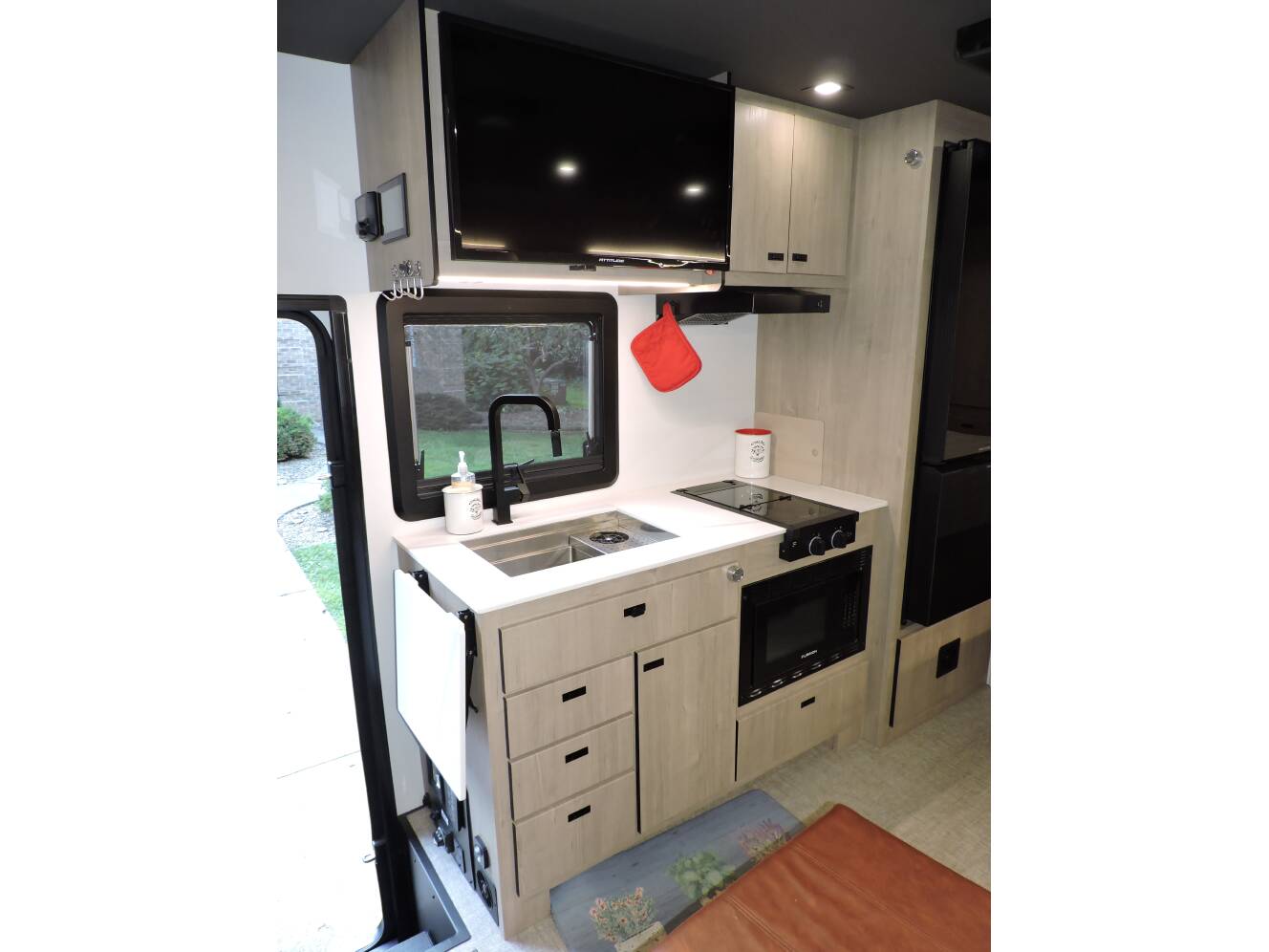 A photo of this 2025 Grand Design LINEAGE SERIES M 25FW