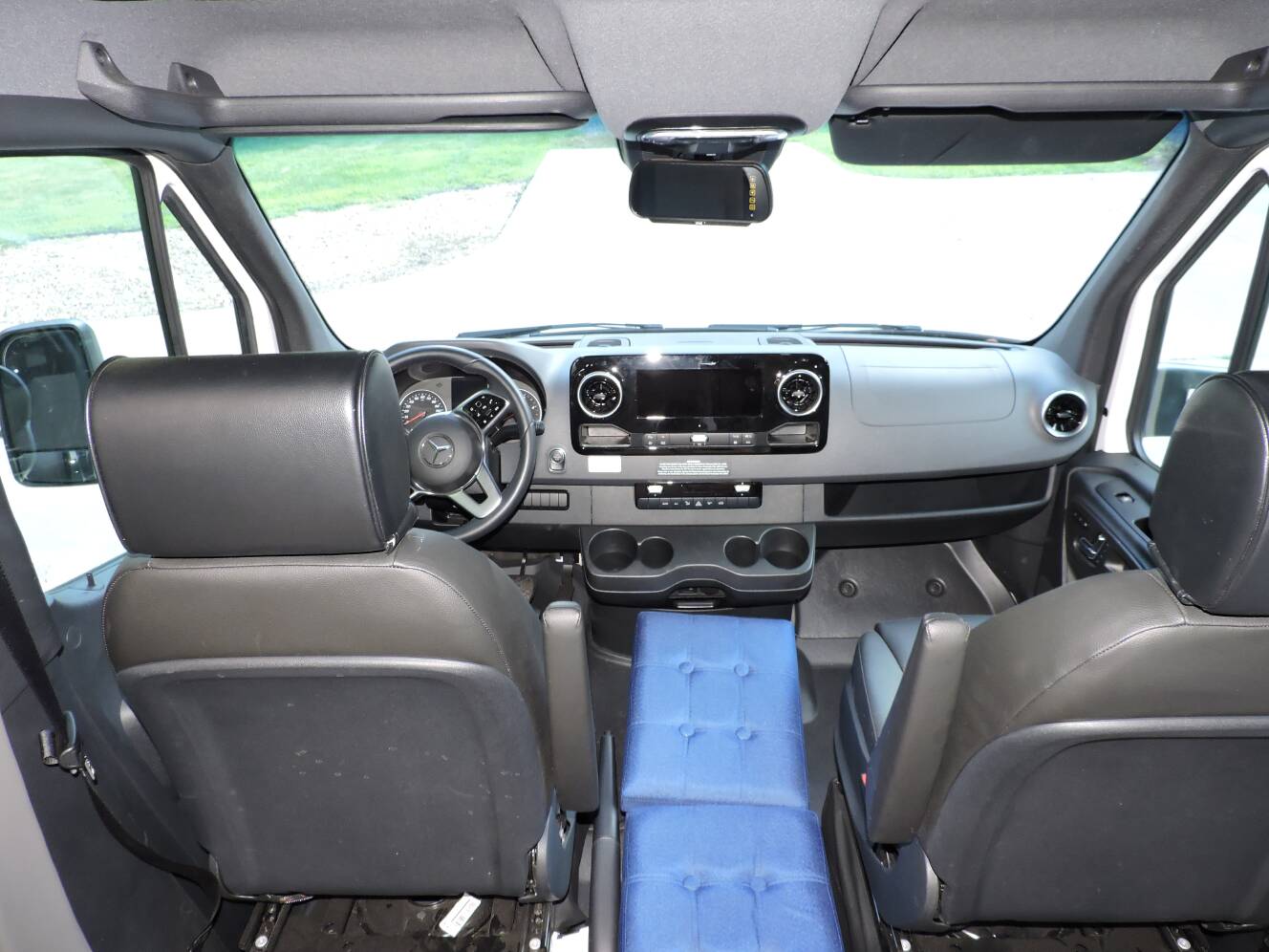 A photo of this 2025 Grand Design LINEAGE SERIES M 25FW