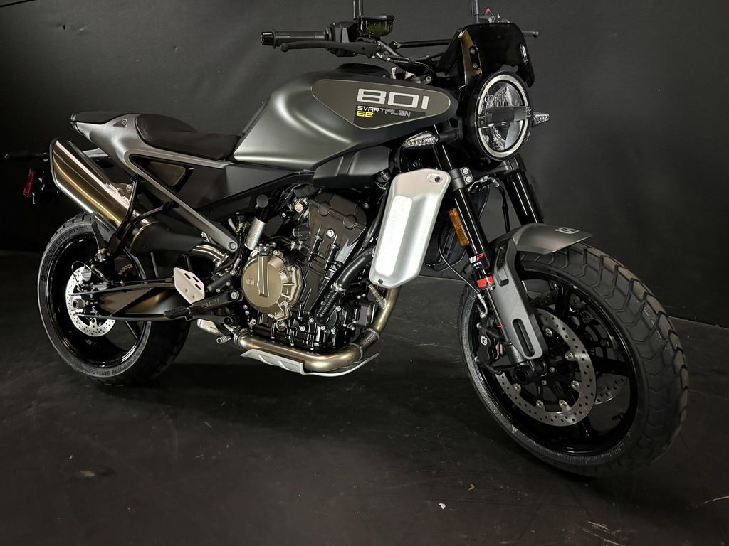 2027 Husqvarna SVARTPILEN 801 SE 801 SE in Appleton, WI