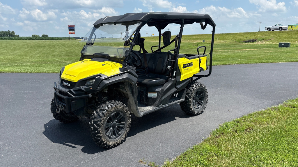 2018 Honda Pioneer 1000-5 Deluxe in charleston IL