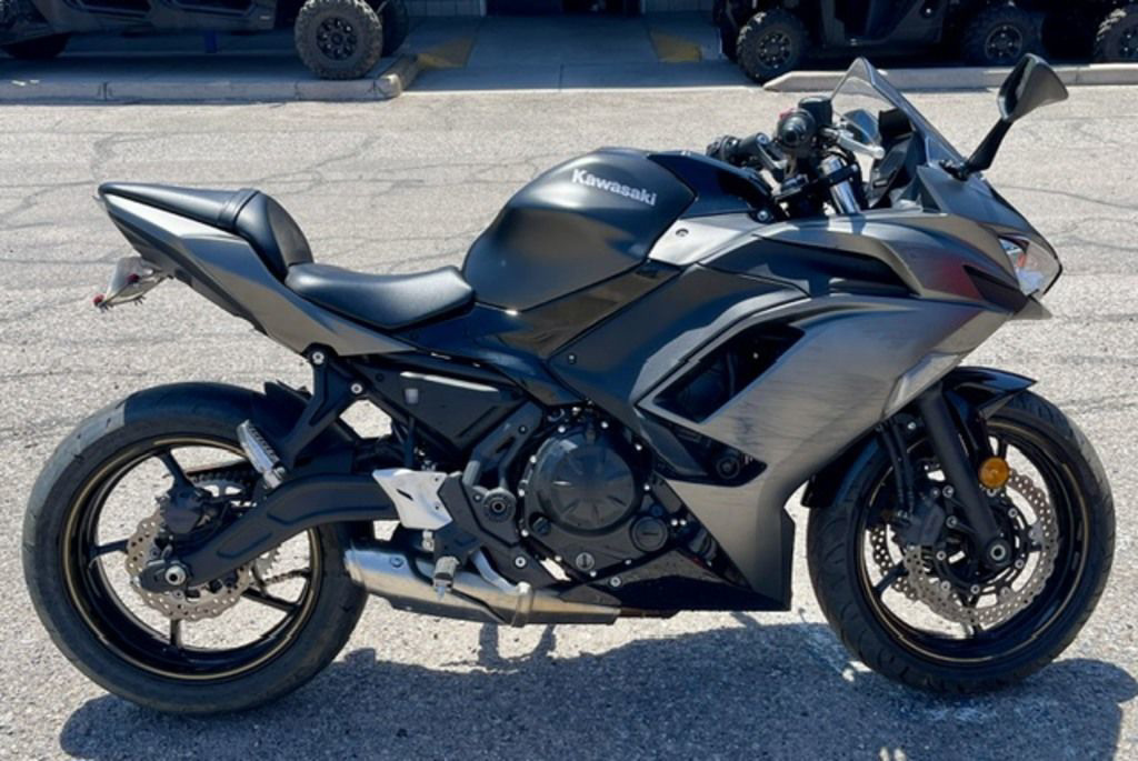 2023 Kawasaki Ninja 650 Metallic Matte Graphenesteel GrayEbony BASE in Tucson, AZ