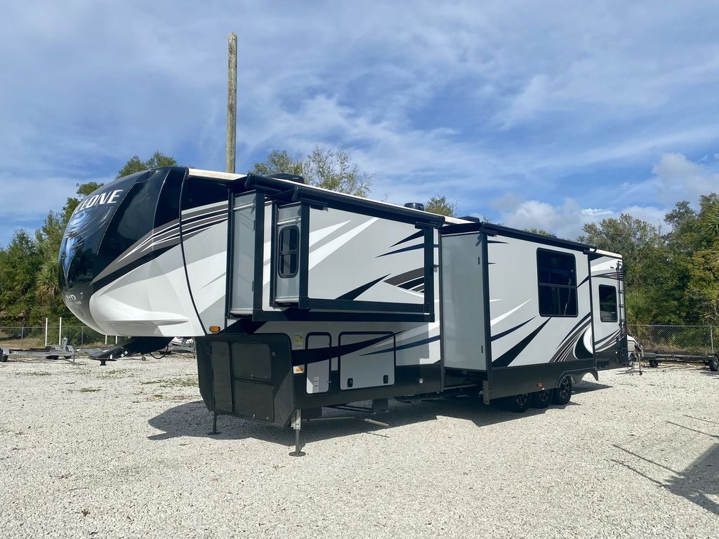 2021 Heartland Cyclone 4007 in high springs FL