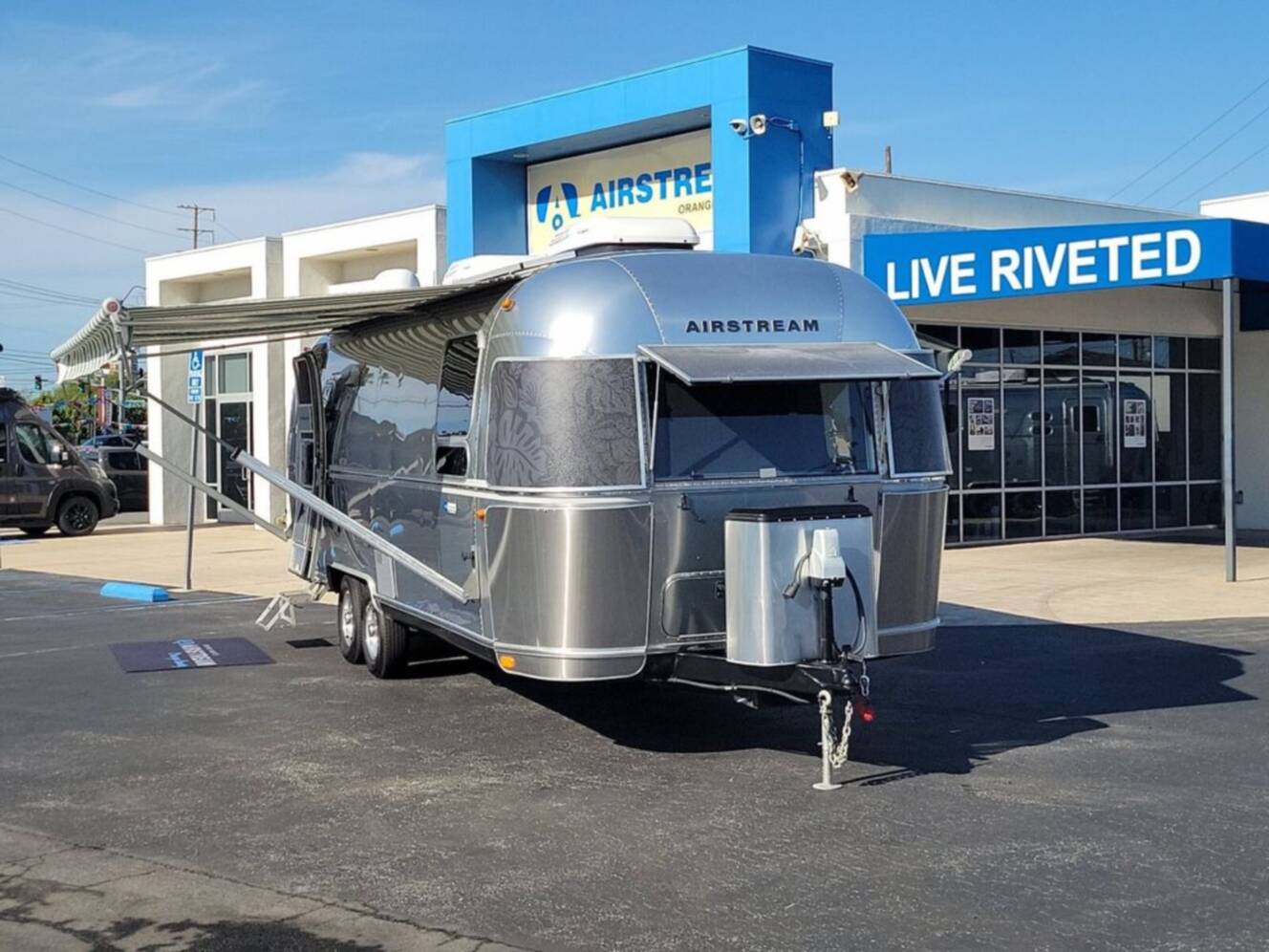 A photo of this 2019 Airstream Tommy Bahama 27FB Queen