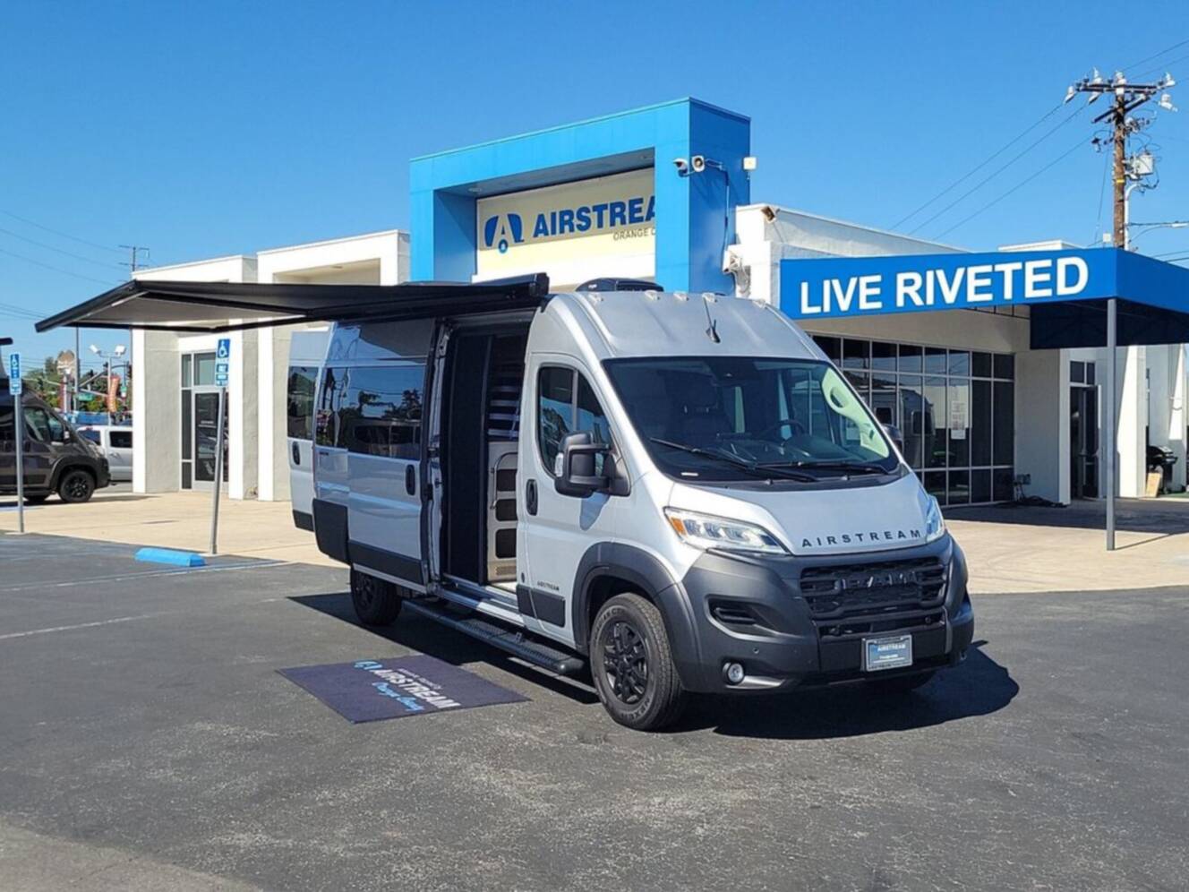 A photo of this 2026 Airstream Rangeline 21