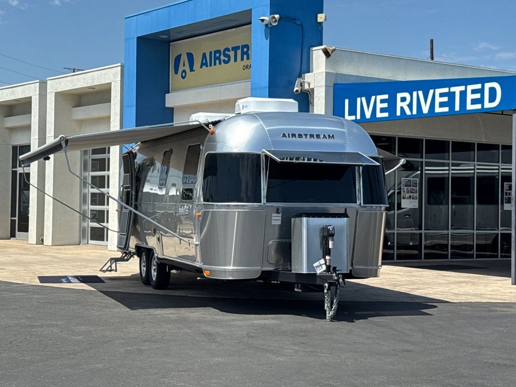 2027 Airstream Flying Cloud FLYING CLOUD 27FBTH TWIN HATCH in midway city CA