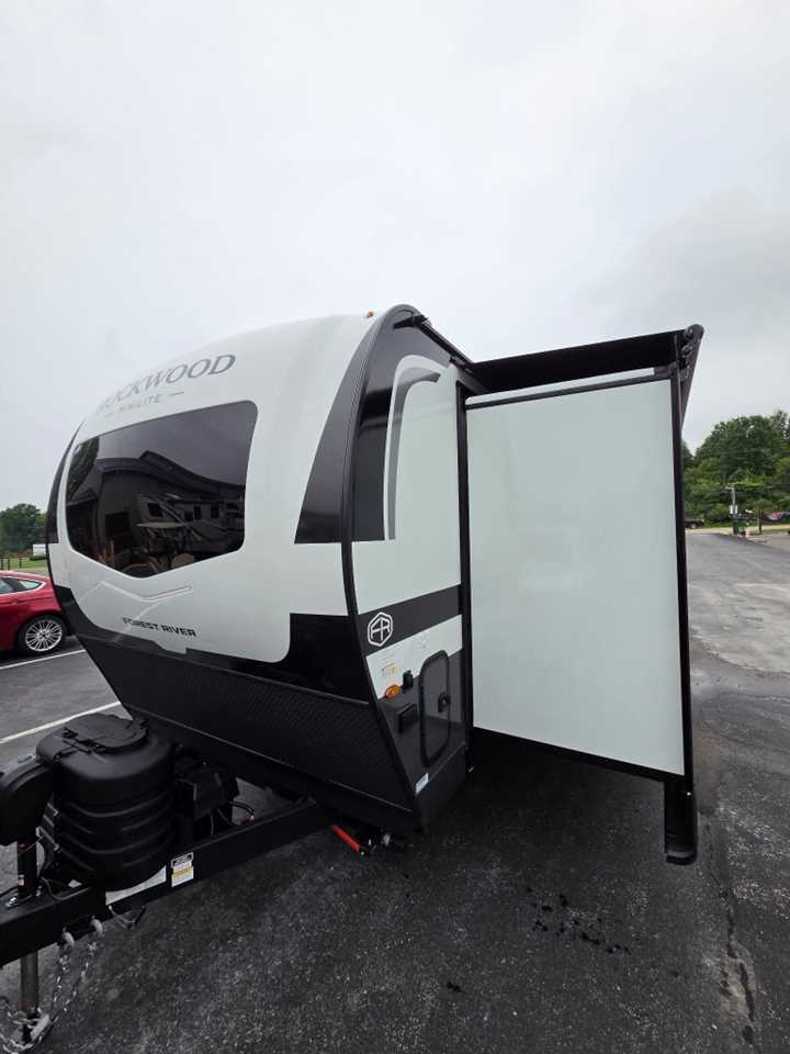 2027 Rockwood Mini Lite 2523MBR in girard OH