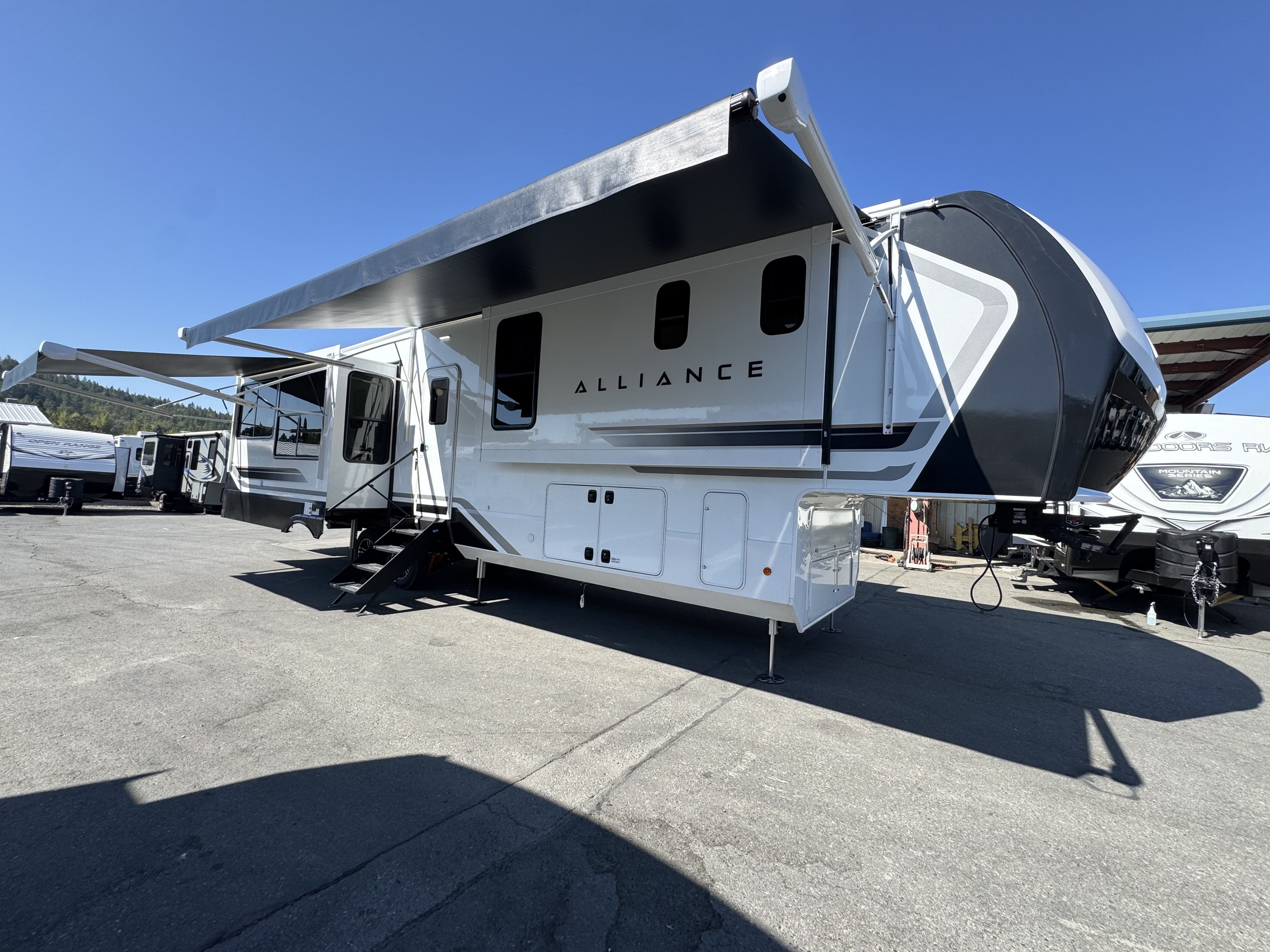 2027 Alliance Paradigm 370FB in grants pass OR