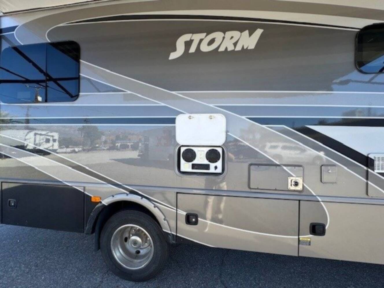 A photo of this 2016 Fleetwood STORM 28MS