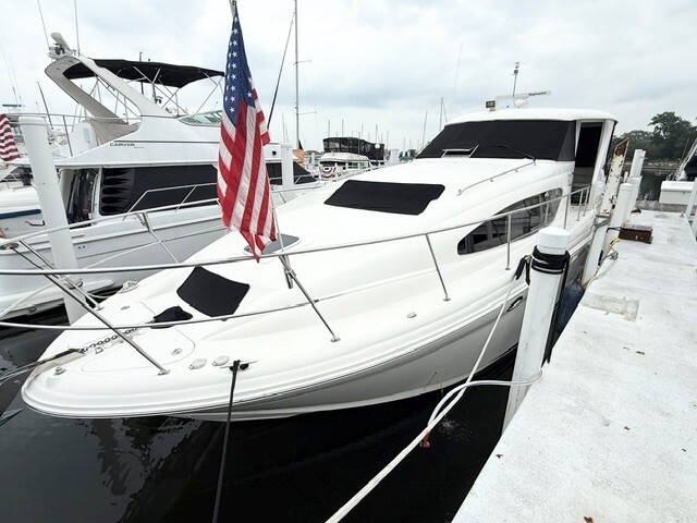 2004 Sea Ray 390 Motor Yacht in michigan city IN