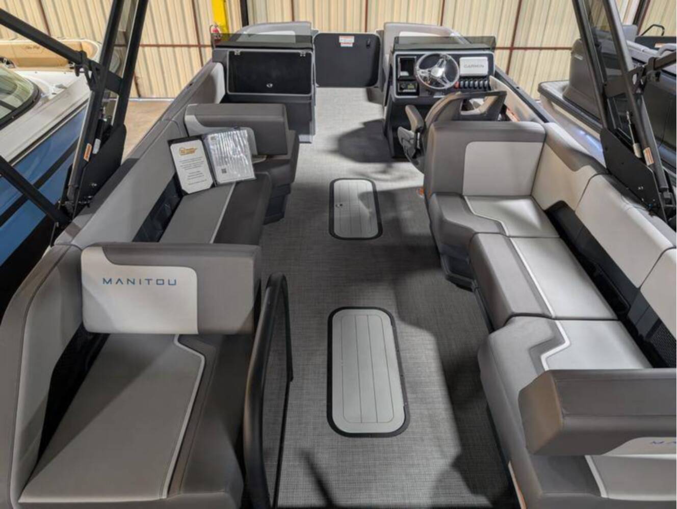 A photo of this 2025 Manitou Cruise 22 Max Switchback