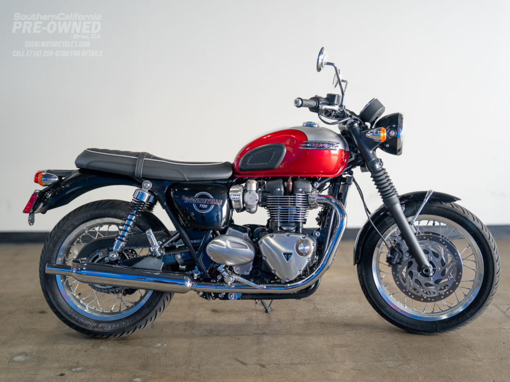 2026 Triumph Bonneville T120 Aluminum Silver/Cranberry Red BASE in Brea, CA