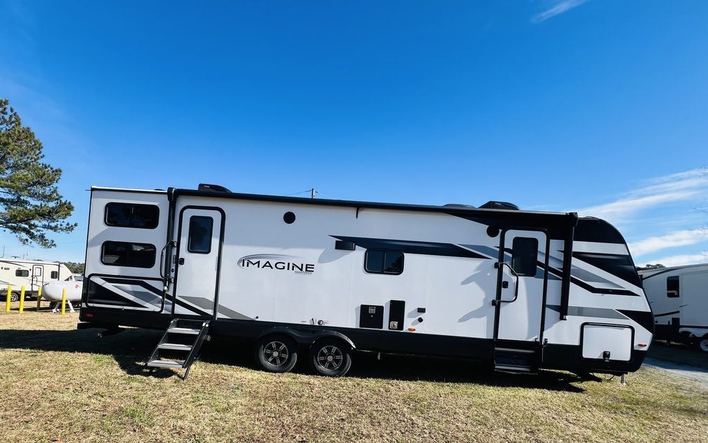 2022 Grand Design Imagine 2910BH in newport NC