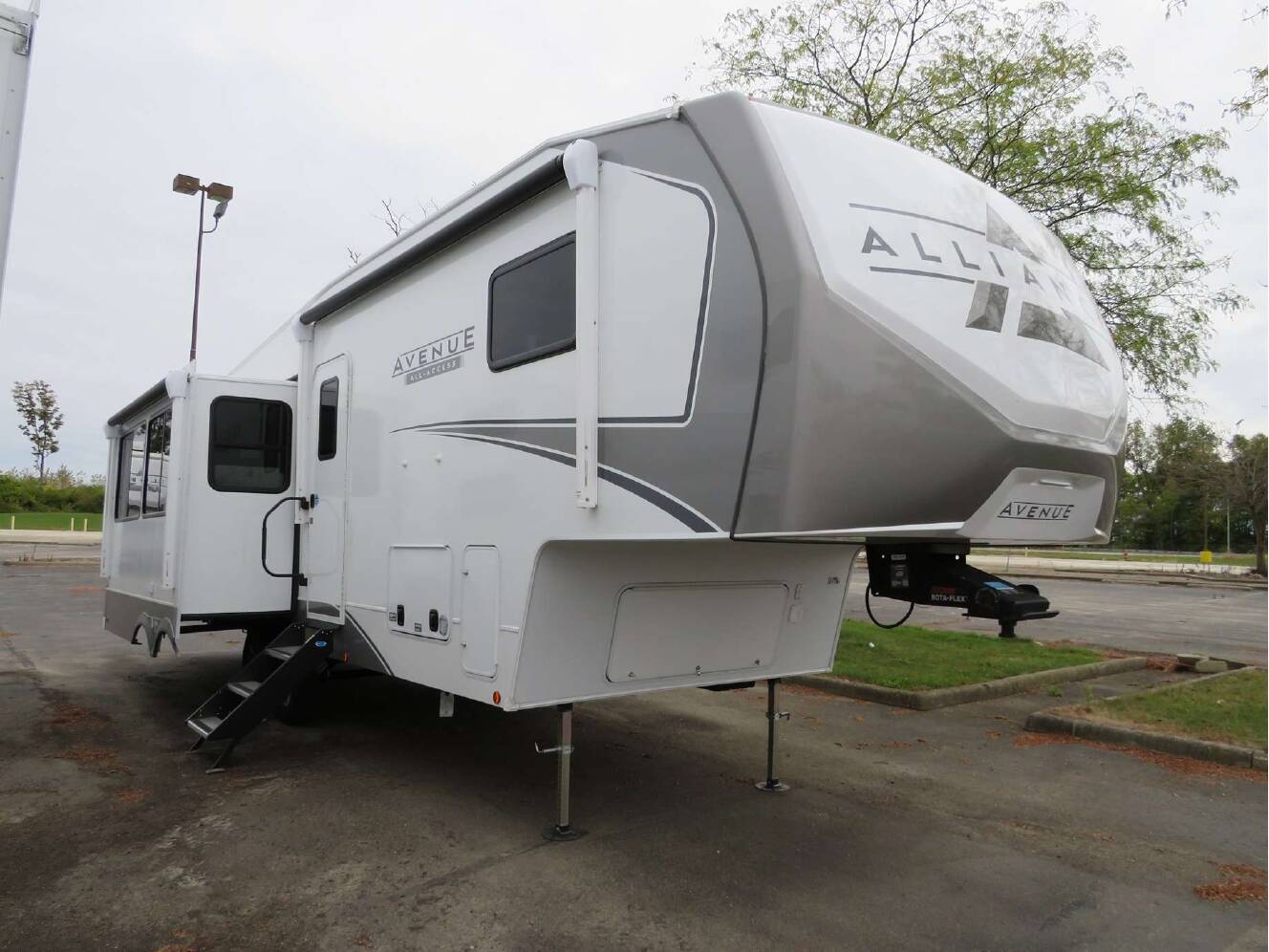 A photo of this 2026 Alliance AVENUE ALL-ACCESS SERIES 29RL